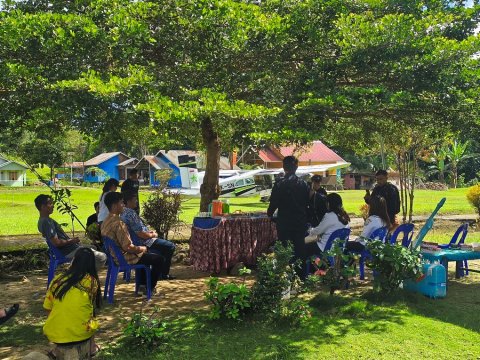 Tim verifikasi dengan Pemdes Lung Fala